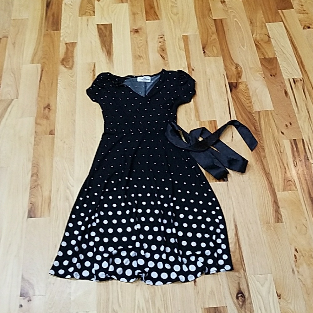 Dress - Picture 2 of 2